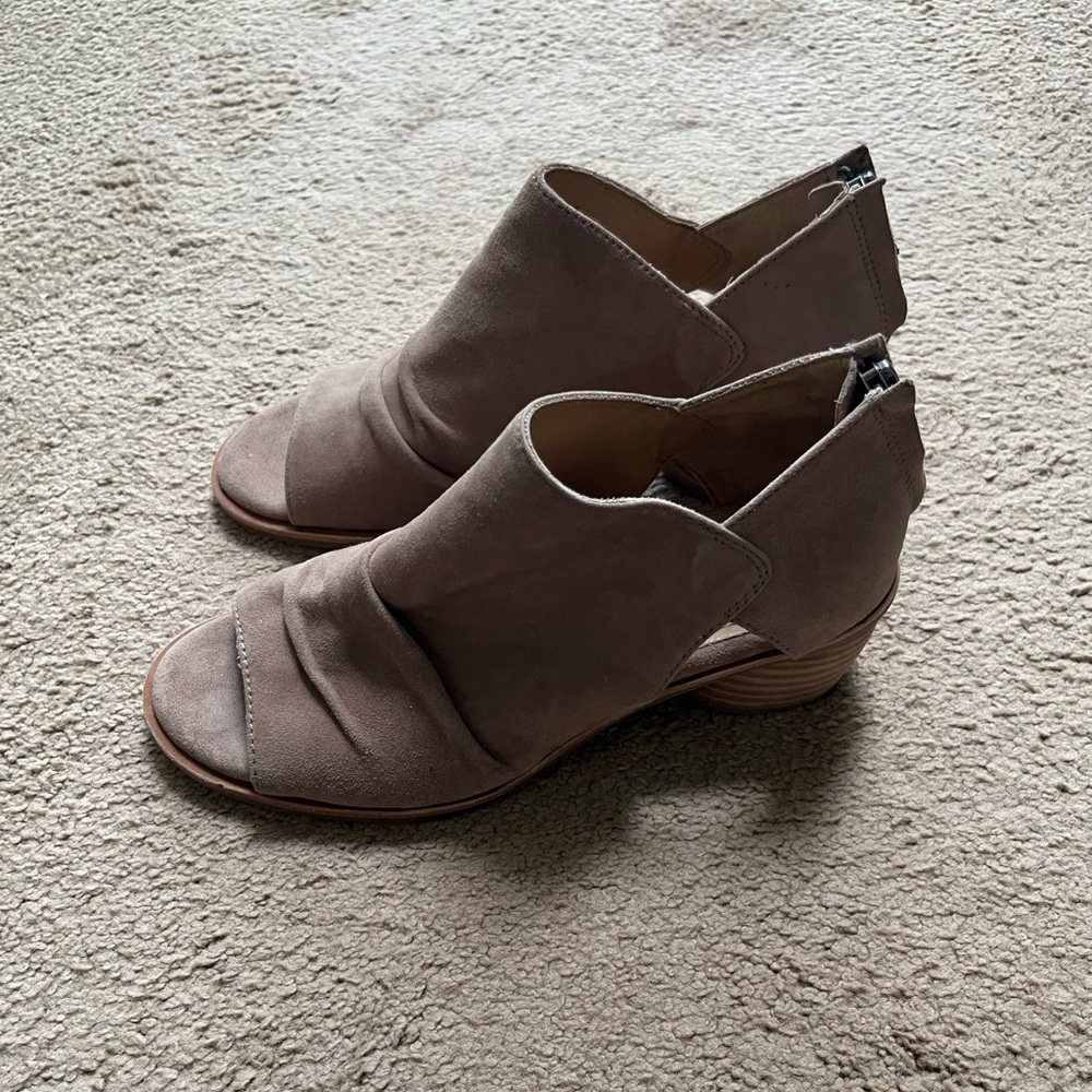 Sofft Catelyn Peep Toe Booties